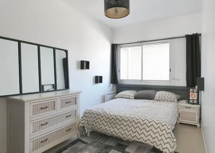 Les Demoiselles, Appartement Emplacement Ideal